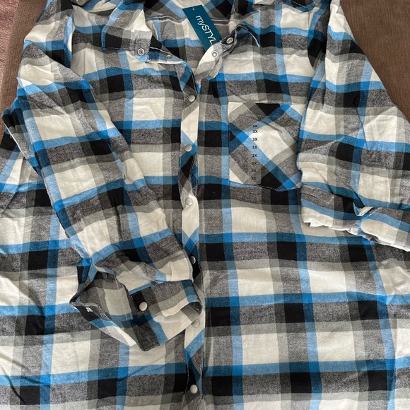 Ladies tops - Picture 3 of 15